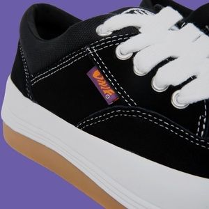 Unif phoebes in size 7